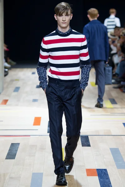 Look 17